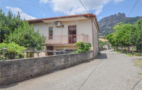  Nice home in Cimin with 4 Bedrooms and WiFi, Unterkunft in Ciminà