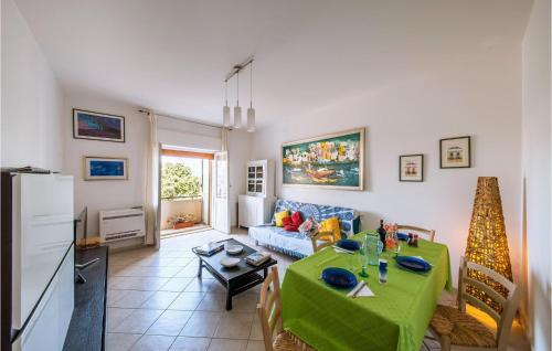 Amazing apartment in Alghero with 2 Bedrooms and WiFi