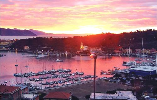  Three-Bedroom Holiday home with Sea View in Porto Venere SP in Le Grazie