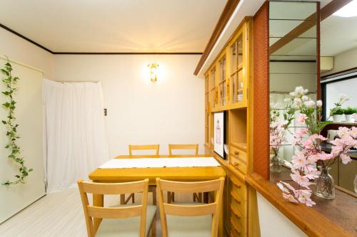 Higashiomi Large House in Higashiomi