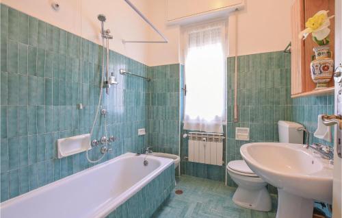 2 Bedroom Beautiful Apartment In Pieve Ligure