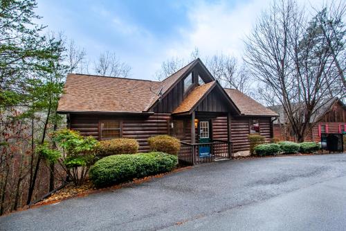 Mountain Retreat WC Possible with Hot Tub in Sevierville, USA