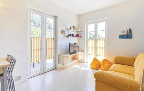 2 Bedroom Beautiful Home In Magliolo in Magliolo