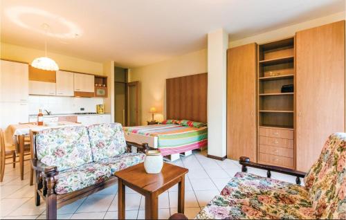 Amazing Apartment In Germignaga va With Kitchenette