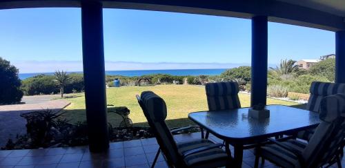 Zeezicht Oceanfront with a beautiful seaview in Franskraal