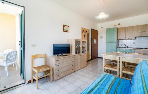 One-Bedroom Apartment image 10