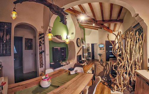 Nice home in Carlentini with 2 Bedrooms gîte à louer Carlentini