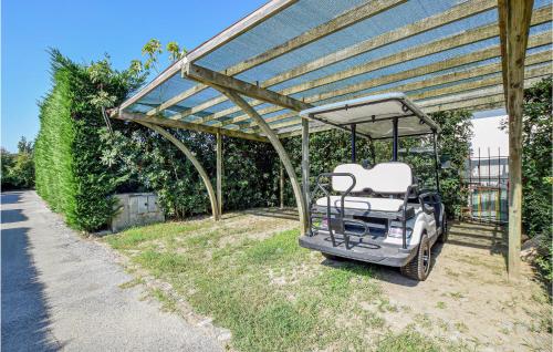  Nice home in Isola Albarella with 3 Bedrooms and WiFi in Isola Albarella