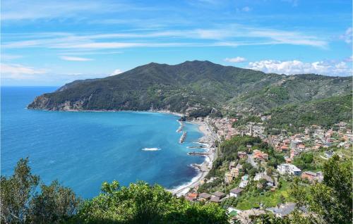 Cozy Apartment In Moneglia With Kitchen