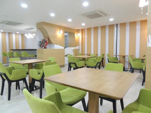 Restaurant, Akcayhan Hotel in Akcay