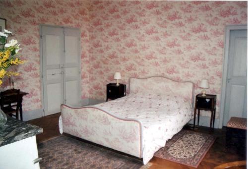 1 queen bed, 2 twin beds