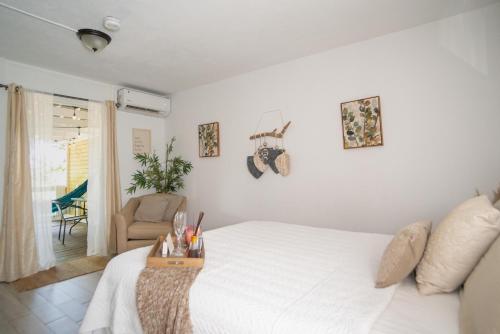 Suite for Couples with Private Deck Tub Unit 1 - image 6