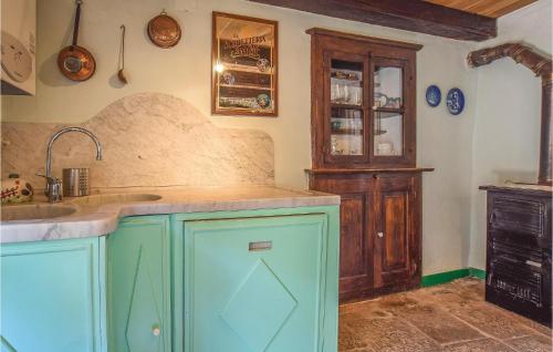 кухня, Romantic Home In Comano Ms With Sauna in Комано