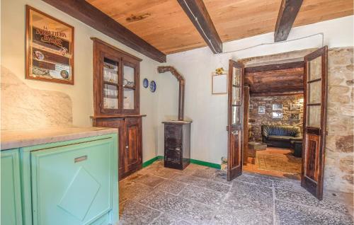 кухня, Romantic Home In Comano Ms With Sauna in Комано