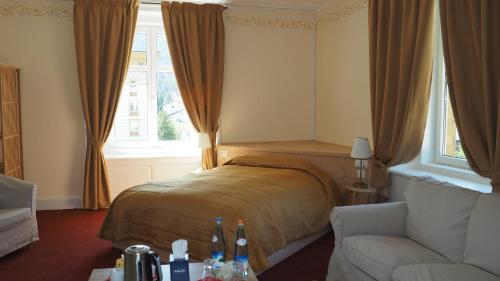 2 twin beds