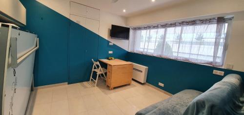 Studio Apartment between Nice and Cannes - Marina baie des Anges - Beach restaurants shops - tea/coffee/sugar/bed linen and towels - image 3