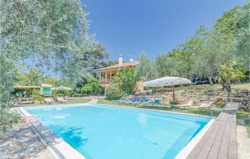 Nice home in Pesaro -PU- with 4 Bedrooms, WiFi and Outdoor swimming pool - Gradara