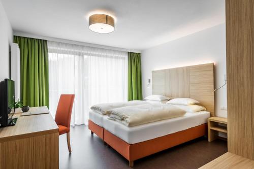 2 twin beds