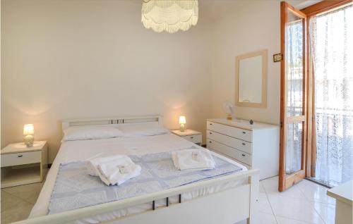  Cozy Apartment In Mascali Ct With Wifi in Riposto