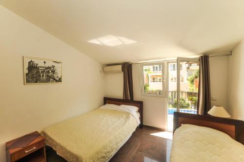 Mijovic Apartments - image 10