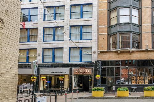 Frontdesk 2063 East 4th Street Apts Downtown Cleveland - image 14