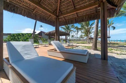Apartamento Terreo Estiloso com Piscina no Oka Beach