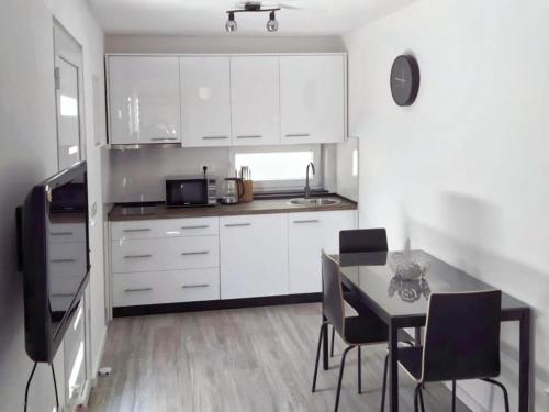Apartments Dora 2 4