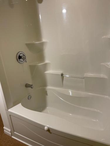 ห้องน้ำ, The Archie & Isidore Hotel in เชติแคมพ์ เอ็นเอส