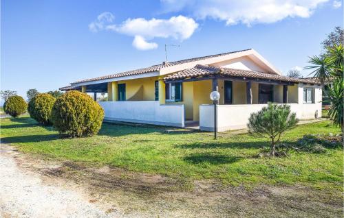  Gorgeous Home In Zambrone With House Sea View, Ferienwohnung in Zaccanopoli