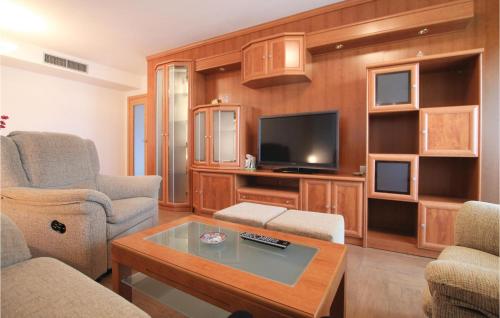 Four-Bedroom Apartment in Alicante