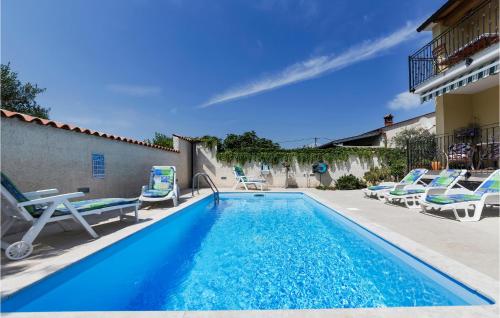 Beautiful Apartment In Fondole With Outdoor Swimming Pool