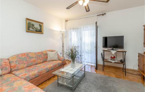  One-Bedroom Apartment in Senj in Senj