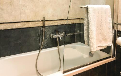 Amazing Home In Artemida With Kitchen