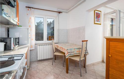 Nice Apartment In Kapelica With Kitchen