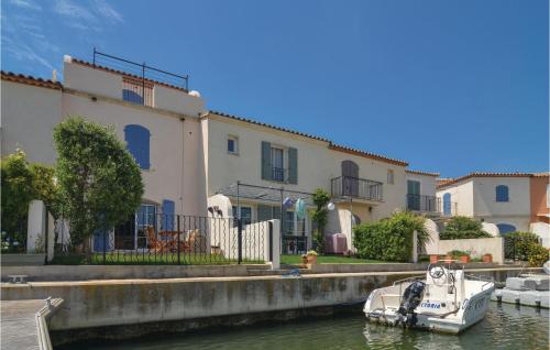 Cozy Home In Aigues-mortes With Wifi