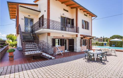 Stunning home in Castiglione del Lago with Outdoor swimming pool, WiFi and 5 Bedrooms gîte à louer Gioiella