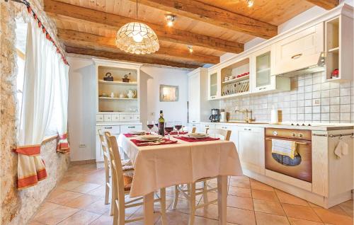 Lovely Home In Puntera With Kitchen