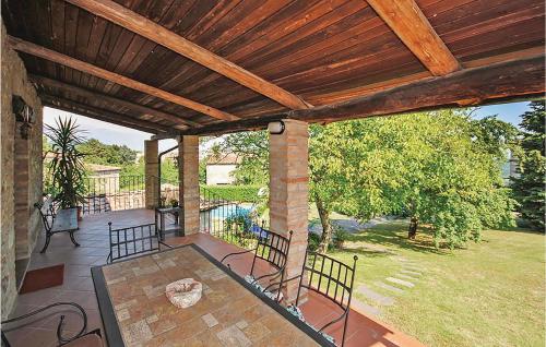 Зовнішній вигляд готелю, Cozy Home In Monticiano in Монтічіано