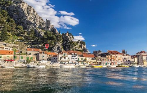 Nice apartment in Omis with 3 Bedrooms and WiFi - Apartment - Omiš