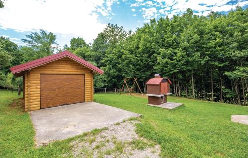 Beautiful Home In Licki Osik With Kitchen