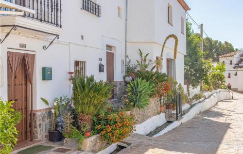 Amazing Home In Montecorto With 3 Bedrooms, Wifi And Outdoor Swimming Pool