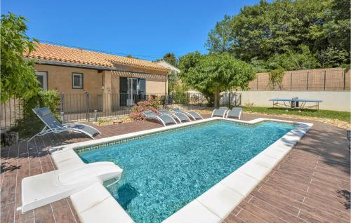 Gorgeous Home In Eyragues With Outdoor Swimming Pool