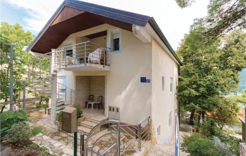 B&B Donji Karin - Nice Apartment In Donji Karin With 3 Bedrooms And Wifi - Bed and Breakfast Donji Karin