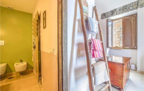 One-Bedroom Apartment image 5