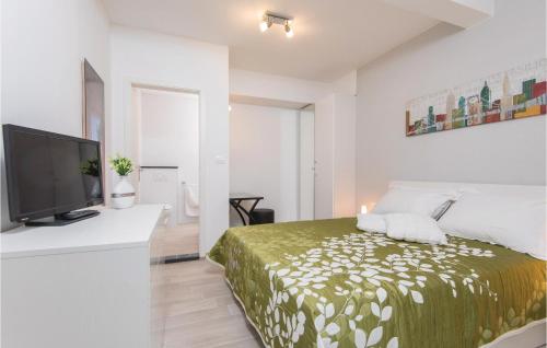  Four-Bedroom Apartment in Sreser in Sreser