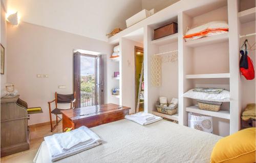 One-Bedroom Apartment image 9