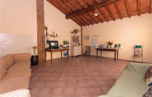 Beautiful Apartment In Montaione fi With Outdoor Swimming Pool
