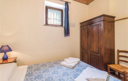 Cozy Apartment In Castiglione D,lago Pg With Kitchen