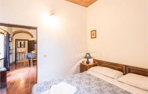 Cozy Apartment In Castiglione D,lago Pg With Kitchen