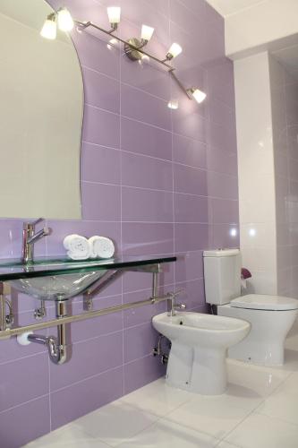 One-Bedroom Apartment image 2